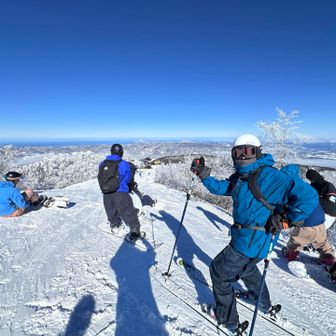 お仲間はスキーで
新しいスキーはお預け