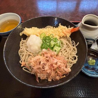 えび天おろし蕎麦
温かいお蕎麦も食べたかったなぁ