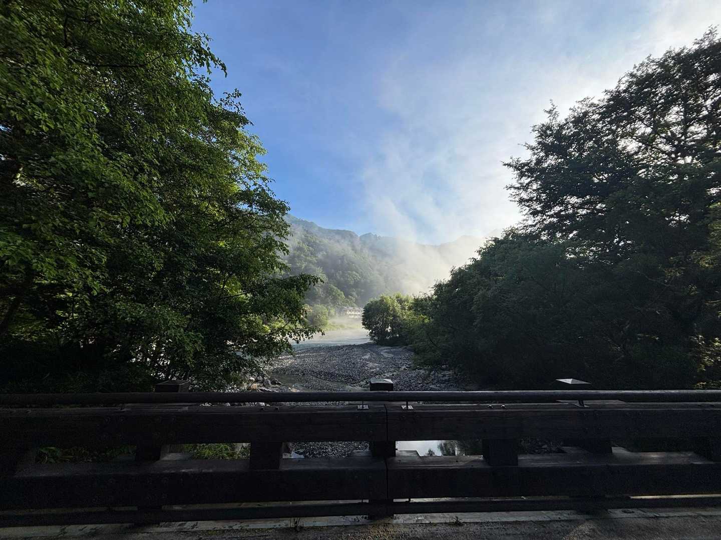 えーやばー
久々に来ましたが
今や世界の観光地
あなどれねー
もう私とりこでさぁー
今日もうココで
YAMAPも終了でOKです🥰