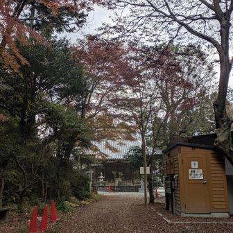 前回はここで雨に降られてカッパを着たんだった。