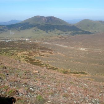 皿山の肩から杵島岳