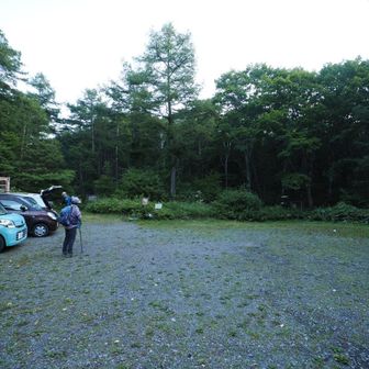 鳥居峠登山口駐車場