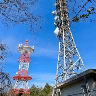 でもちょっと登ったら鉄塔に。鉄塔のツーショット🗼🗼
