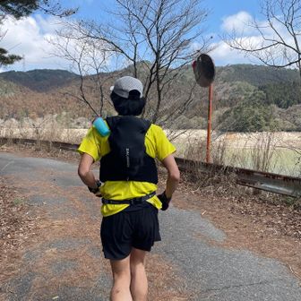 池周りの果てしないロード😇
旦那とブツブツ言いながら進む🏃‍♂️