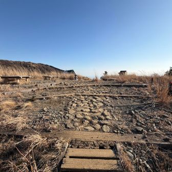 鳥尾山荘まで戻ってきました。またこの先、三ノ塔に向かうところに急登があります。