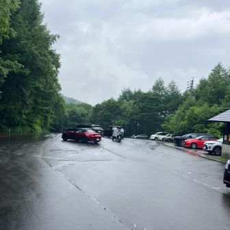 お疲れ様でした。
駐車場ガラガラ。