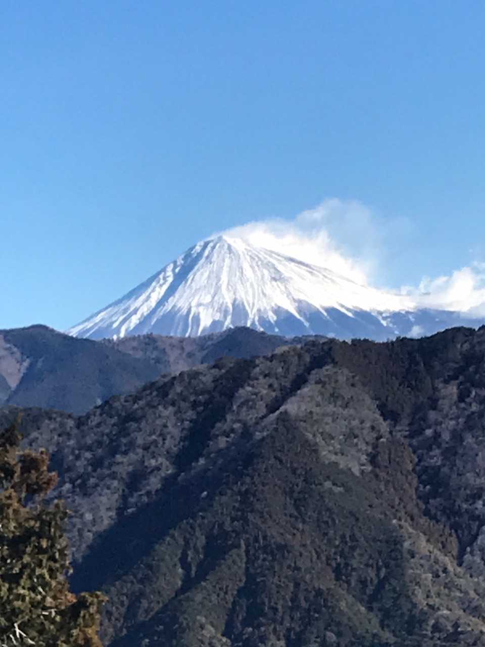 今日の富士山
強風🌪で雪煙が舞ってます❗️