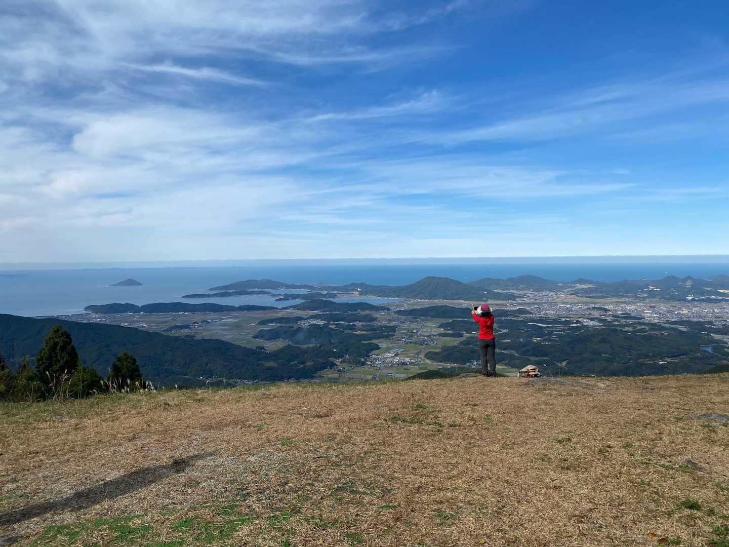 大展望に、初めてのWさんは大喜び。😊
立石山、可也山、火山。海と山の糸島の景色。