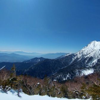 赤岳と遠くに富士山🗻
見えます？分かります？
