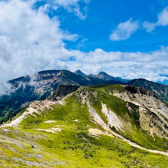 東天狗岳から
硫黄岳 赤岳 阿弥陀岳を望む

山走り始めてすぐの頃 (2年前？)

八ヶ岳縦走一撃DNFした懐かしい記憶が蘇る🤣