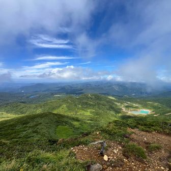 びゅーだね😎✨️右側が昭和湖、左側が須川湖