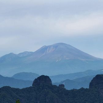 浅間山を望みました。
噴火警戒レベル1に下がった浅間山、今年は登ってみたいです。