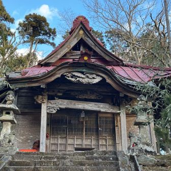奥の院　直すのは大変だ