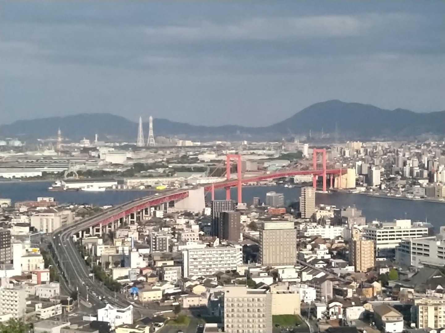 わが町の誇る若戸大橋
