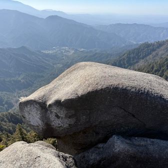岩があったら乗りたくなる