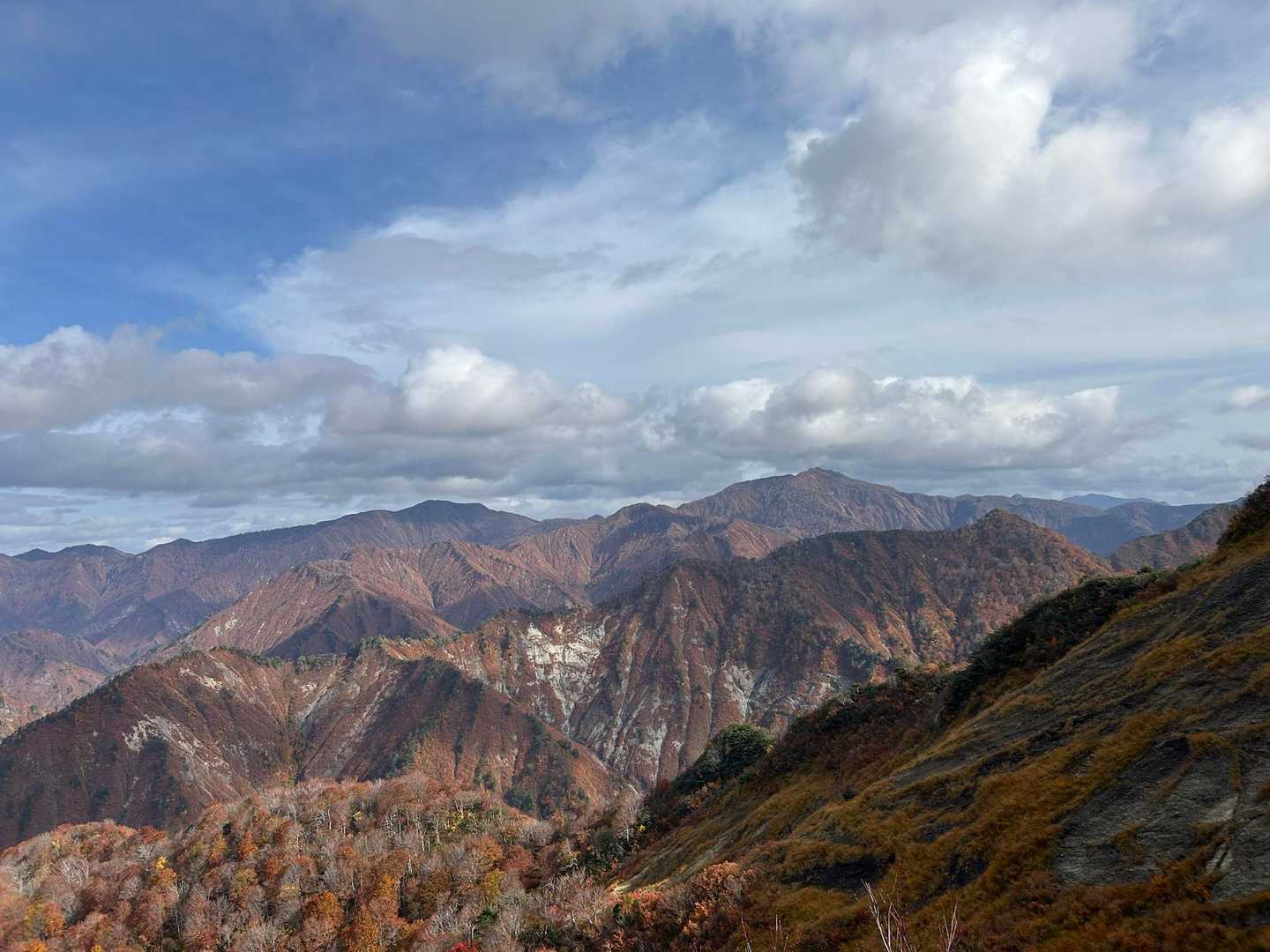 低山でよろしかったですよね？って標高錯覚するくらい遠近感のおもろい不思議やま