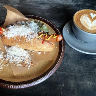 走った甲斐あり
ちょっとお得に朝食いただけました😋🤍
さらにYAMAP割引10% ~

ジローラモさんみたいな人がいたよ😁