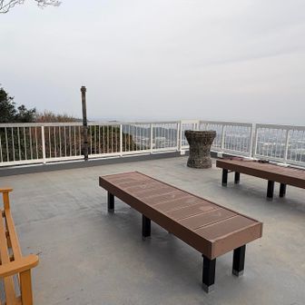 リニューアルした　山頂テラス