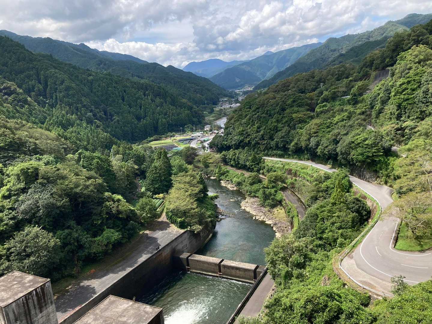 奥は大洞山でしょうか。