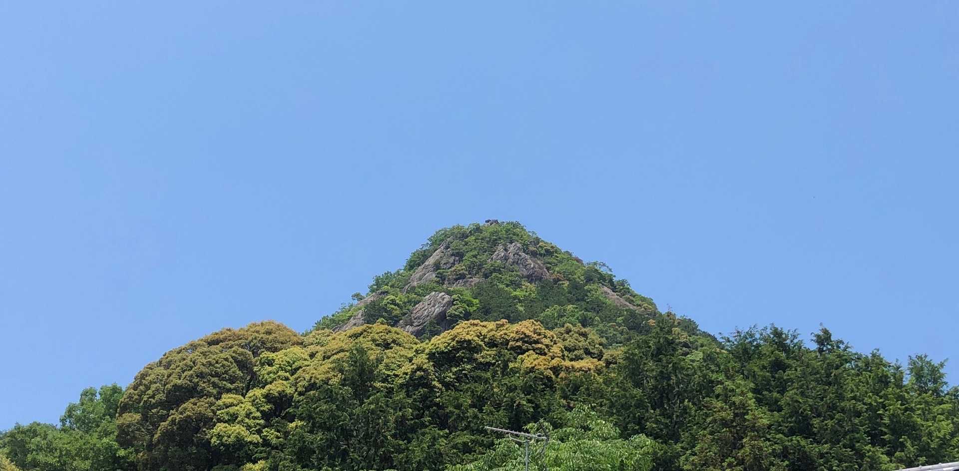 良くみると岩山なんだね〜