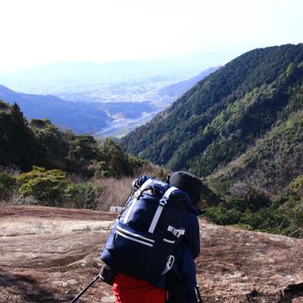 カメラ女子、おいさんが指差した方向を撮る📸