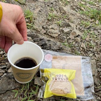 早速、Mさんから頂いた『はまぐりもなかクッキー』でコーヒータイム☕️