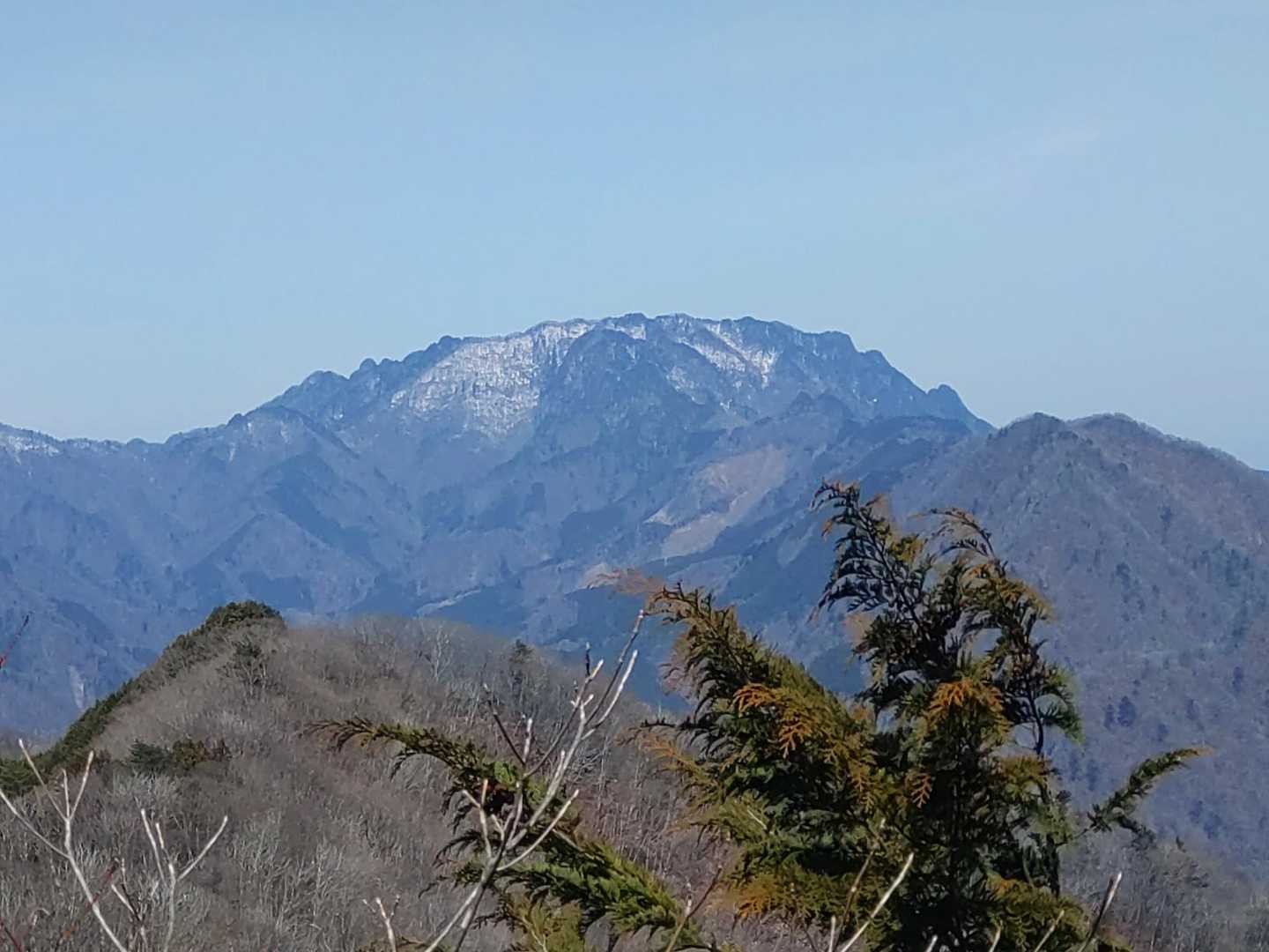 山頂から両神山がきれいに見えました😆