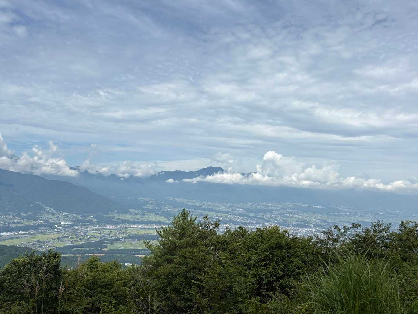 高烏谷山 | 伊那地方が誇る展望峰。南・中央アルプスの山並や天竜川流域の街を一望の写真