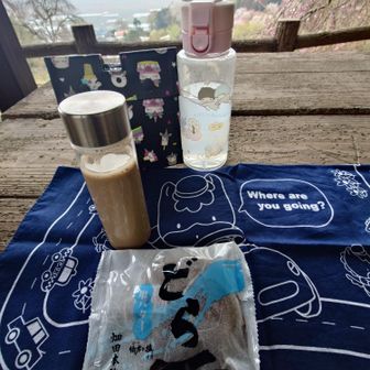 ③おやつ　家で作ってきた豆乳入りコーヒー☕️　どら一(どら焼きおやつ🥯)