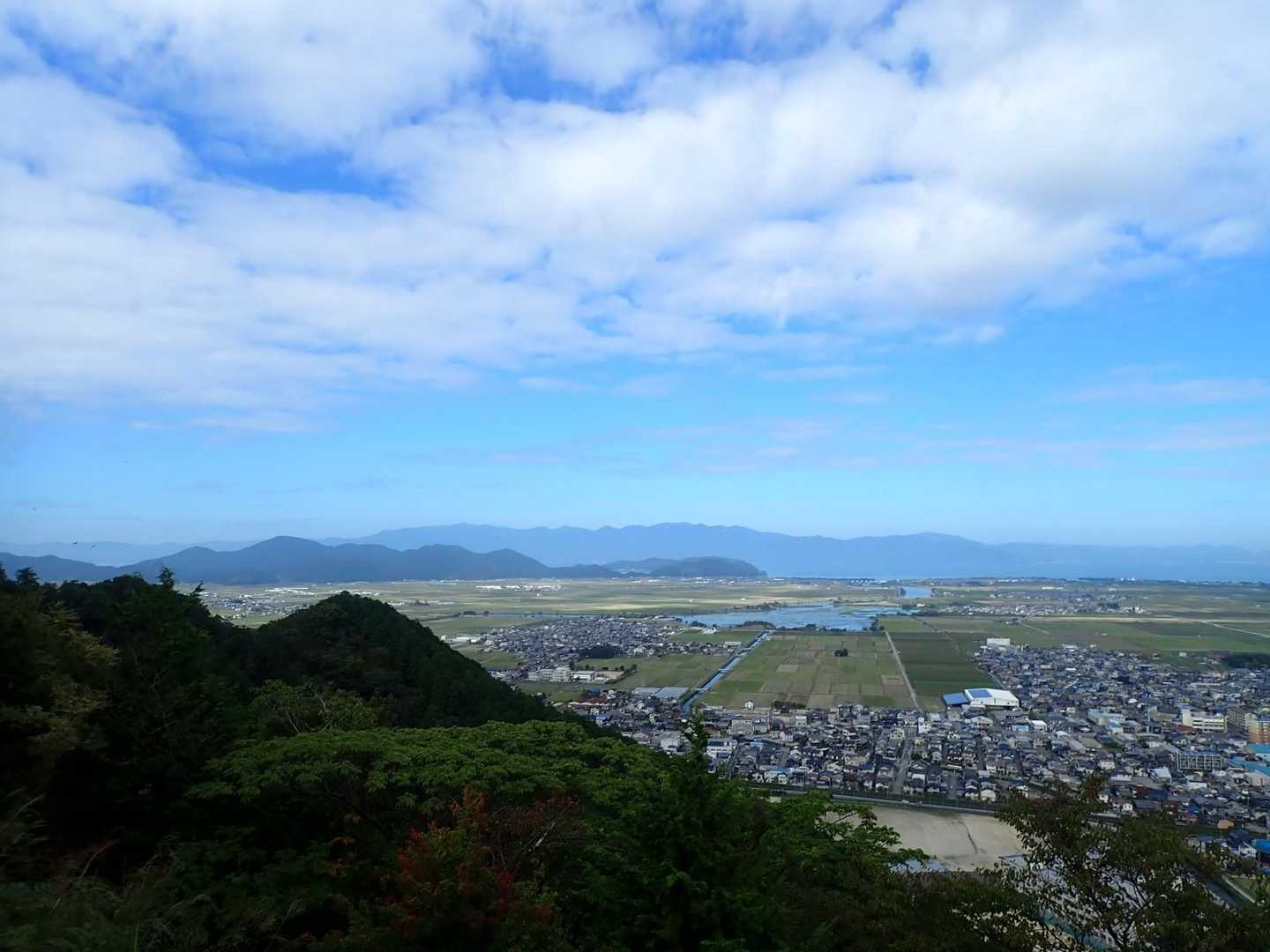 西湖越しの比良山系？