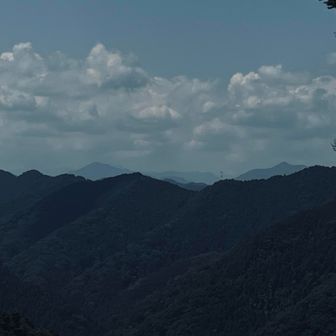 雲取山、大岳山。奥多摩、くまさんで行きたいけど控えてます。