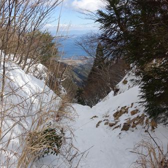 温泉に向かって下山！