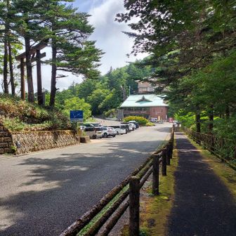 土小屋 到着🚩
間違って降りて来たんじゃないですよ🤣

トイレ休憩 ここ一回だけ😱
(朝から歩いてるのに...)