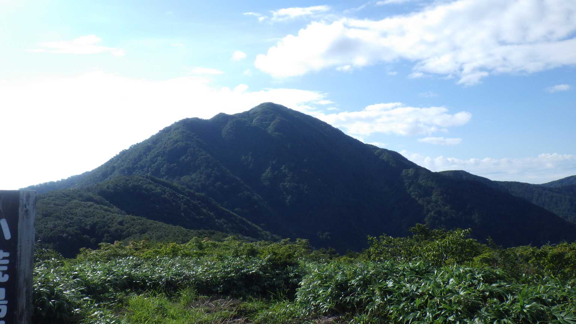荒島岳中出コース登山口-小荒島岳-シャクナゲ平-荒島岳 往復コースの写真