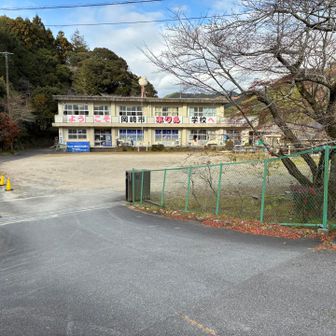 道中に、『山歩きに来た方はお立ち寄り云々』とあったけれど、行く勇気はありません😅