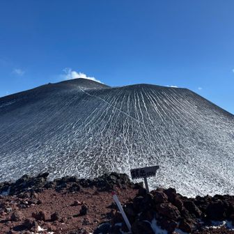 鋸岳からの浅間山は迫力が凄い🤩
めちゃくちゃデカい🏔️