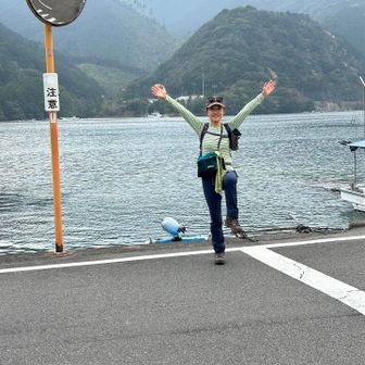 で、無事下山のグリゴール

海鮮丼、海鮮丼　と思っていたのに、14:00でどこも店じまい🥲
サービスエリアで軽食になりました💦

普段山に登らない夫も満足オハイ🏖️でした

最後までお読みいただきありがとうございました
