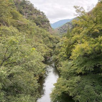 長潭橋を渡る