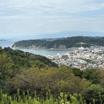 眺望②
逗子湾と江ノ島方面。