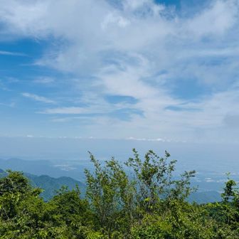 山頂から西方面