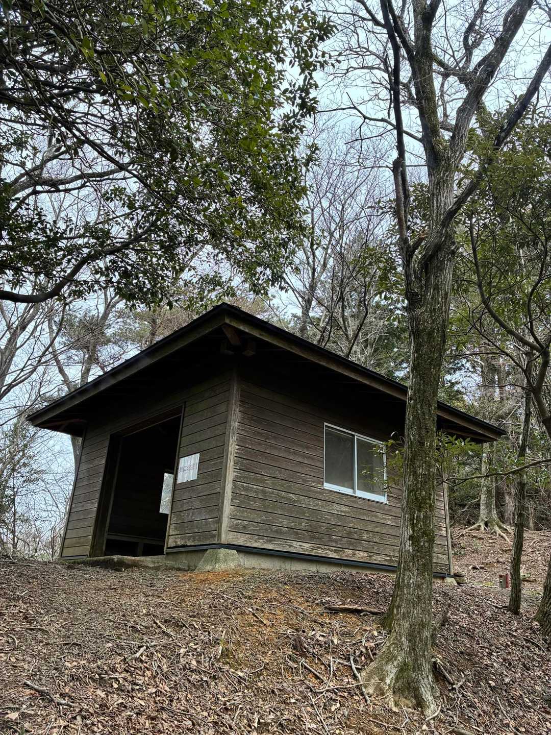 避難小屋もあります。