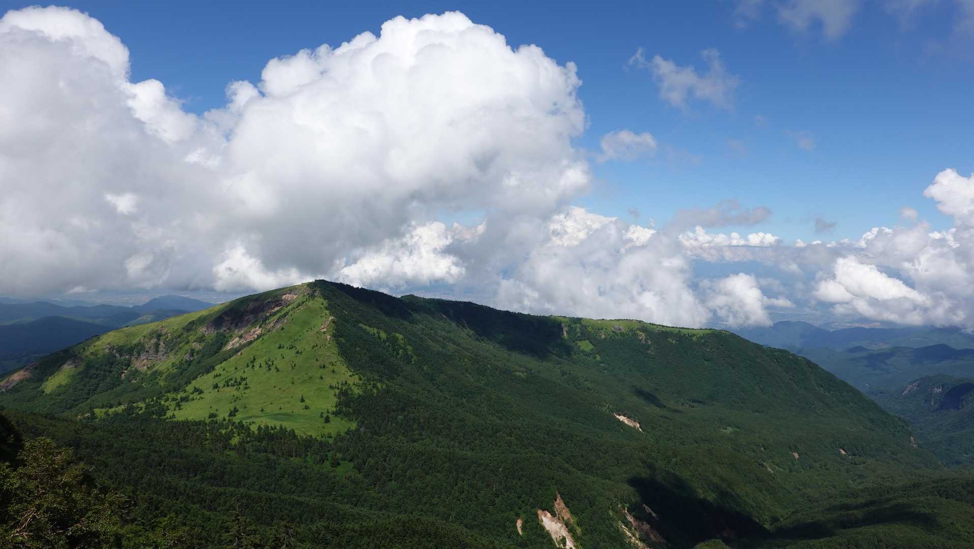 根子岳が一望。