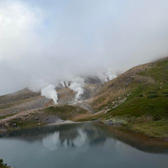 姿見の池に山姿は映らなくなってた