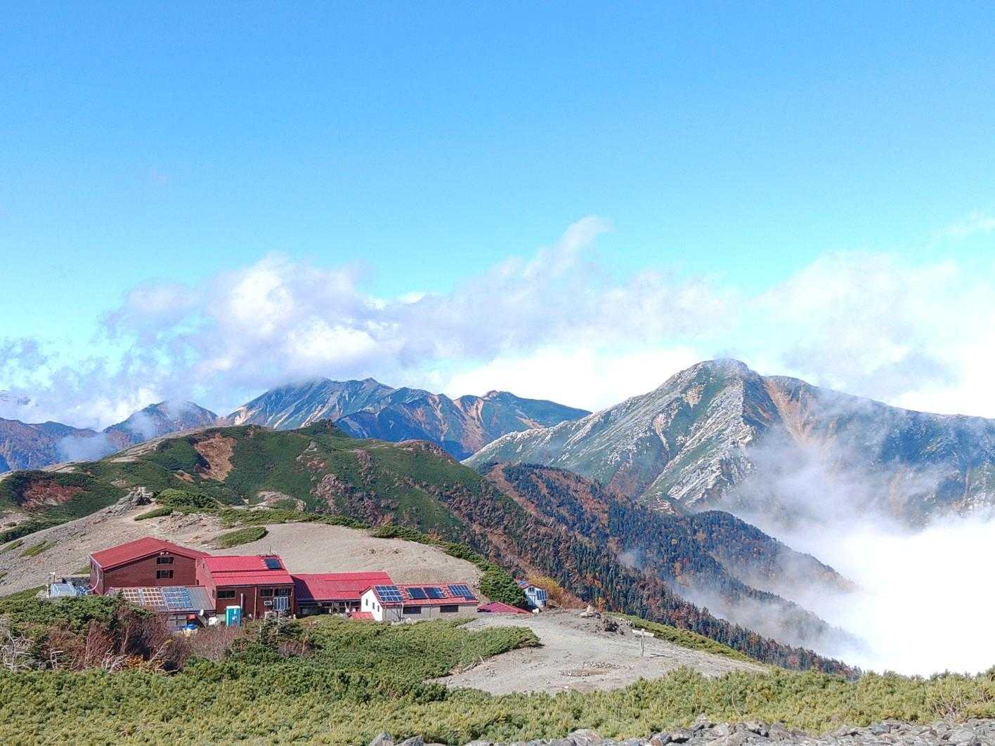 蝶ヶ岳ヒュッテと常念岳
本当に美しい景色でした