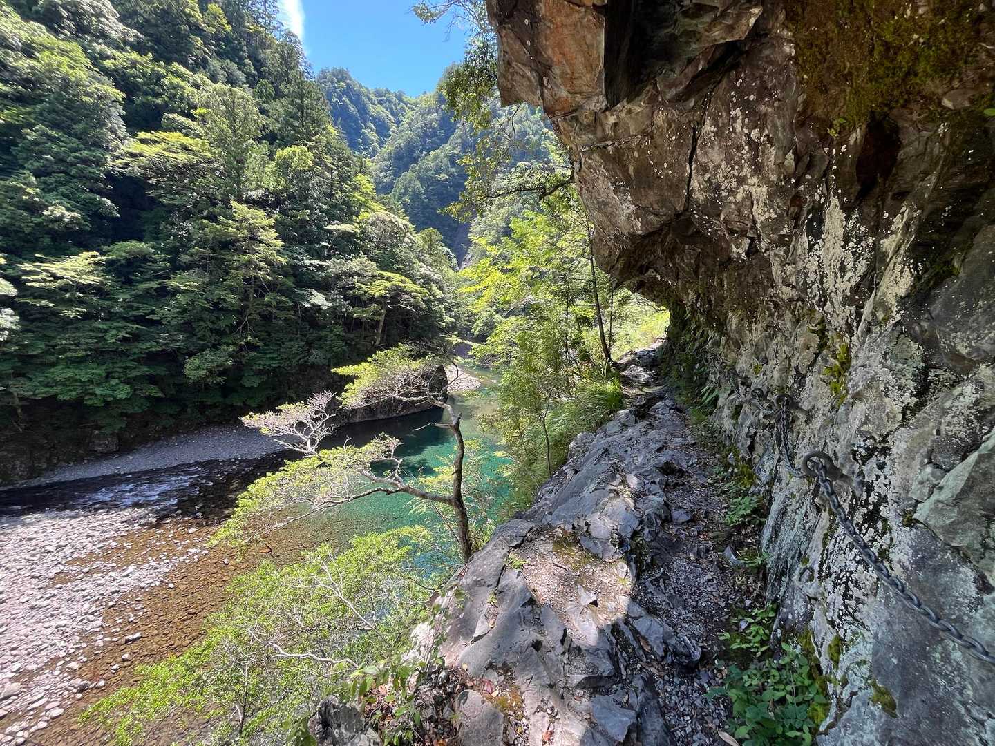 無事下山
秘境感満載ですが整備が無ければ一般人には絶対行けない登山道、整備のおかげで安心して歩けました、ほんと感謝感謝です😊

おしまい〆