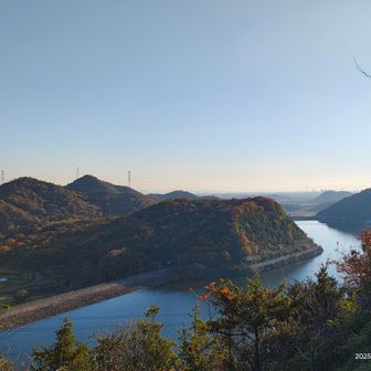 山頂の先のビューポイントに立ち寄ってみました
