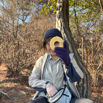 オヤツタイム
引退宣言した母ちゃん
何遊んでるの？
早く食べようよ🤤