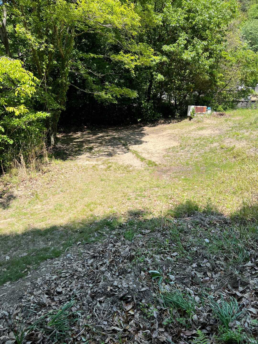 登山者にも解放して頂いている下段の駐車スペースですが、天気も良いし皆んなどっか遠くへ行ったんかなぁ😗ドンガメ貸し切りほぼ確定。