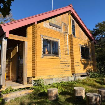 避難小屋、かなり綺麗です