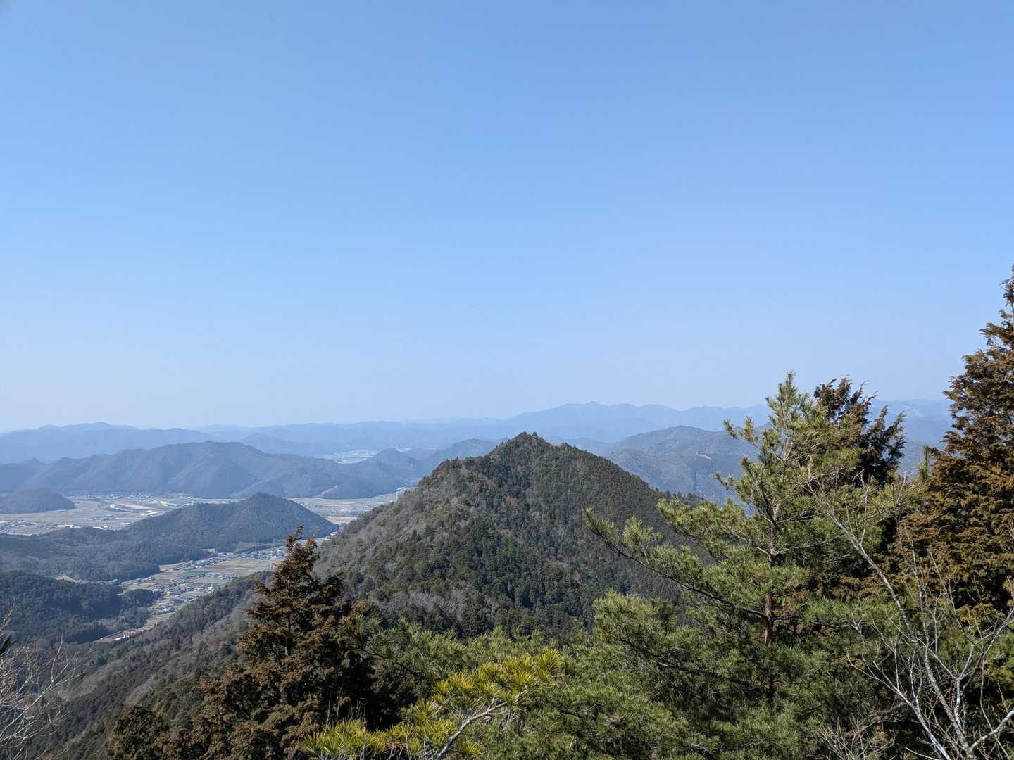 途中、振り返って天狗山